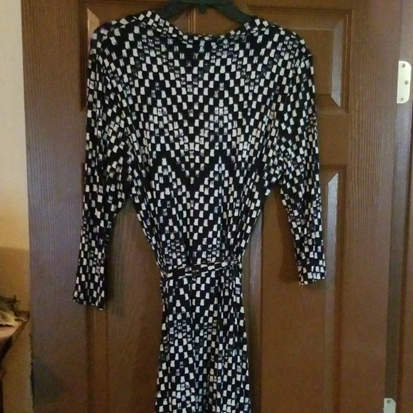 Dress - Picture 4 of 4